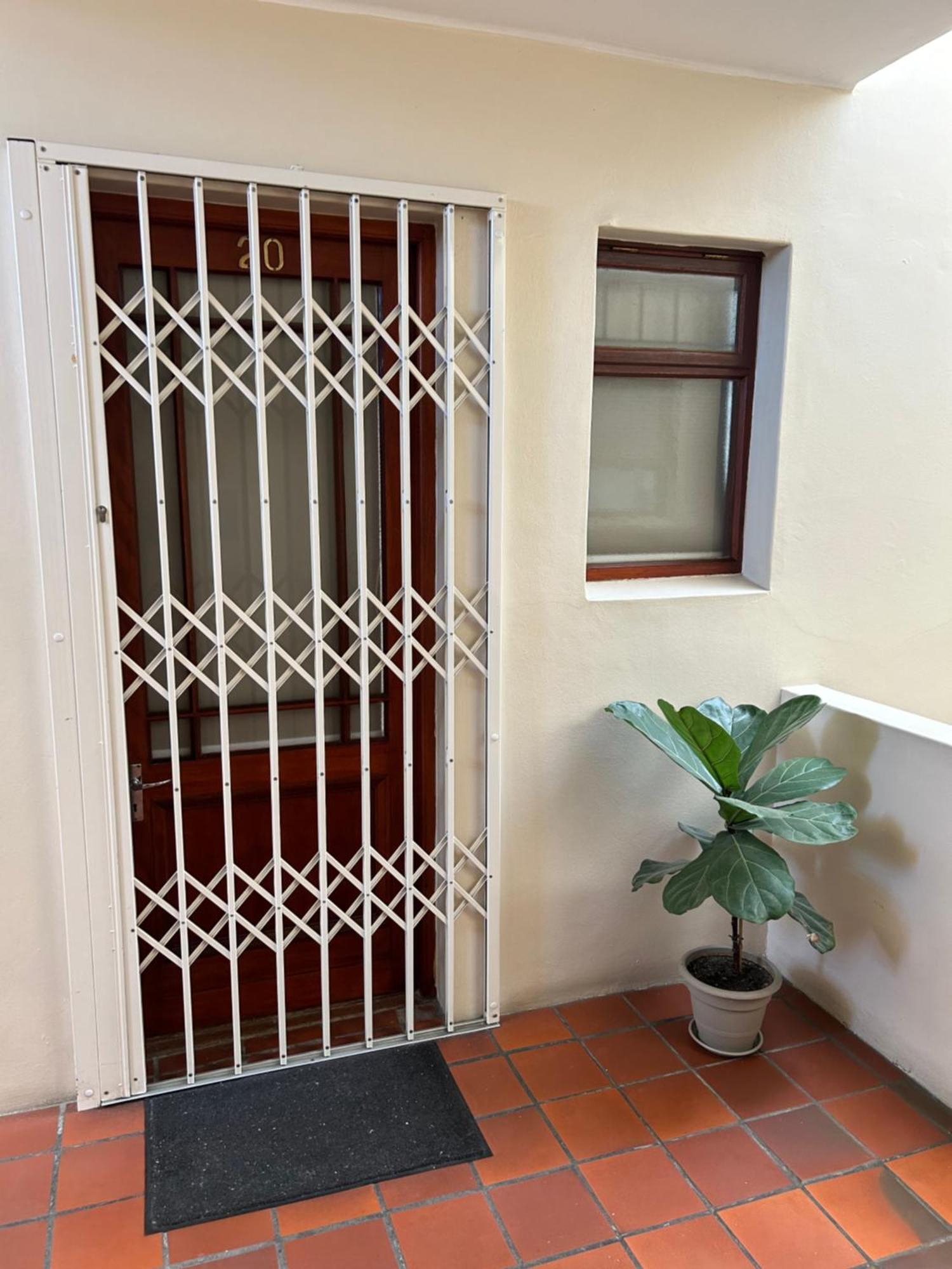 Oak On Main Apartment Hermanus Bagian luar foto